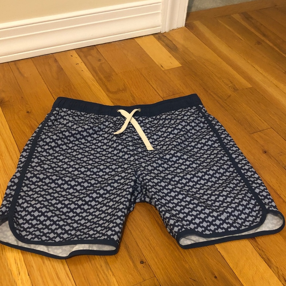 Fair Harbor Blue and light blue  Geometric pattern swim Shorts boys size large